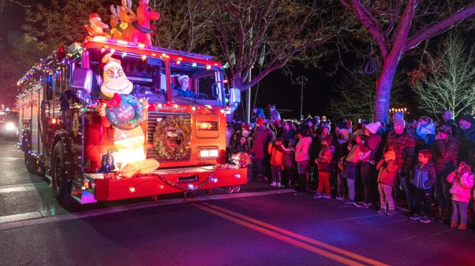 new2021-Greenport-Christmas-Parade09-1024x683-1.jpeg