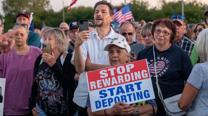 1695837559_09262023_NYDeport-scaled.jpg