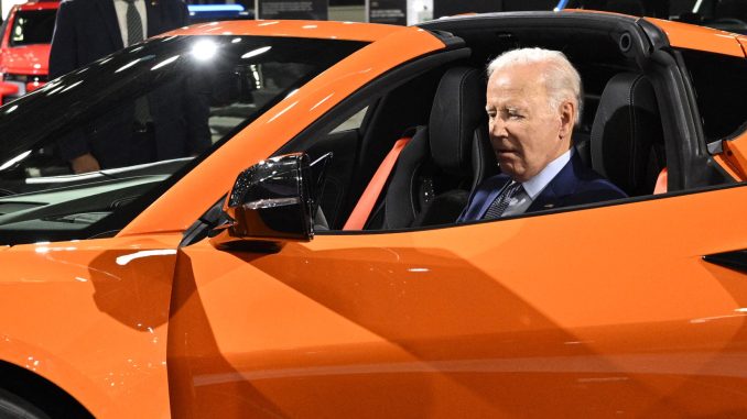 20231128_BidenCorvette-scaled.jpg