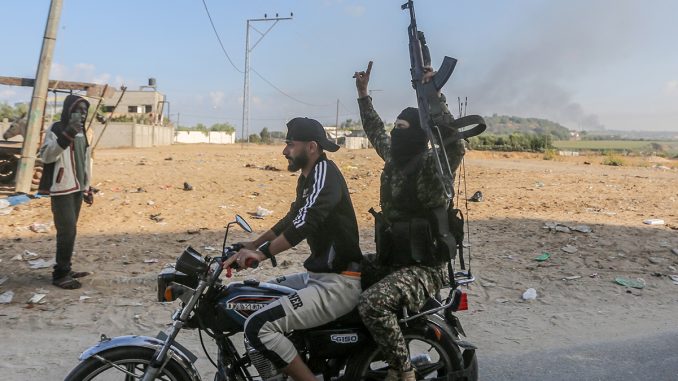 Hamas-terrorist-celebrates.jpg