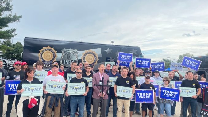 Pro-Trump-Anti-Trump.jpg