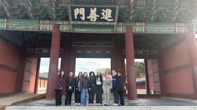 3-Mineola-HS-science-research-trip-to-South-Korea-Changdeokgung-Palace6.jpeg